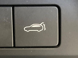 【パワーバックドア】スマートキーや運転席のボタンを押すだけでリアゲートが自動で開閉します!荷物を持っている時や、高い位置にあるバックドアを閉める際に便利な機能です♪