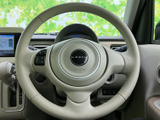 握りやすいステアリングは、運転の操作性を高めます。快適なドライビング体験をサポートします。