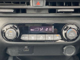 オートエアコンで温度調整も楽チン!四季を問わず快適に運転することが出来ます。