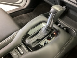オートマチックシフトレバーは、手になじみ操作しやすい形状で安全運転にもつながります♪