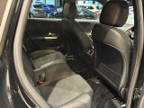 車両は屋内展示しておりますので天候に関係なくごゆっくりコンディションご確認頂けます。車両を倉庫へ保管している場合が御座いますのでご来店前に在庫確認頂けると幸いです。TEL072-784-8800