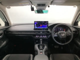 【前方視界】開放的な前方視界!運転がしやすく疲れにくいです♪窓が大きく、見通しがとっても良いおクルマですよ♪