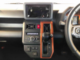 温度を設定すれば、自動で車内の温度管理をしてくれる優れものです♪ATミッションで運転楽々