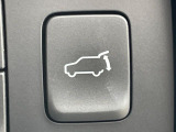 【パワーバックドア】スマートキーや運転席のボタンを押すだけでリアゲートが自動で開閉します!荷物を持っている時や、高い位置にあるバックドアを閉める際に便利な機能です♪