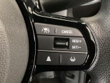 【アダプティブ・クルーズ・コントロール】予め設定した車速内でクルマが自動的に加減速。 前走車との適切な車間距離を維持しながら追従走行し、高速道路でのドライバーの疲労を軽減してくれる嬉しい機能付♪