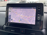 日産純正のカーナビが付いておりますので知らない所でもサポートしますので安心ですね。色々な機能でドライブも快適ですね。