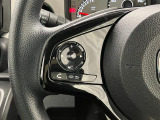 【ステアリングスイッチ】 手元のスイッチでオーディオなどの操作ができます。