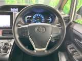 【純正革巻きステアリング】上質な革を使用することで、手にしっかり馴染みとても運転しやすいハンドルです♪
