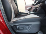 パワーシート搭載。微妙な調整が手軽にでき、ピッタリなポジションで運転することが可能です。