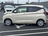 当店は照明・屋根付きスペースございますので雨天時も安心して現車確認が可能です。