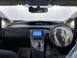 落ち着いたカラーの内装で、ゆったりと運転したい方に。
