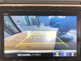 【バックカメラ(3モード)】視点を切り替えて後方を確認でき、駐車や車庫入れも安心です。