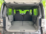 普段のお買い物や通勤、送迎等に十分な荷室スペースを確保しております。セカンドシートを倒すと、大きな荷物の積載も可能です♪