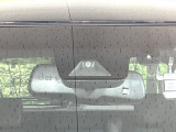 【トヨタセーフティセンス】走行中に前方の車両等を認識し、衝突しそうな時は警報とブレーキで衝突回避と被害軽減をアシスト。より安全にドライブをお楽しみいただけます。