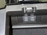 充電用USB付き。スマートフォンなどの充電に便利です。