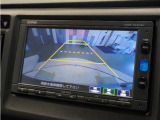 ◆バックカメラ◆リバースにするだけで映ります、後方の安全確認や、狭い駐車場での車庫入れ、雨の日や夜間など視界の悪い時に便利です!安全にバックする為には欠かせない装備です。