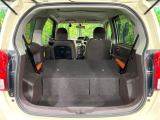 普段のお買い物や通勤、送迎等に十分な荷室スペースを確保しております。セカンドシートを倒すと、大きな荷物の積載も可能です♪