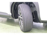 タイヤサイズはハイスペックな215/50R18。