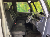 運転席シート廻りは使用感も少なく、良好な状態となっています。丁寧に使われていたことがよくわかりますね。
