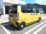 後ろのドアは、両側とも電動スライドドアとなっています♪