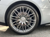 当社の車両は検査員による厳格な検査を行います!機関系はもちろん、骨格部位修復歴や外板パネルの交換歴・板金塗装歴などを十分に確認した上で、基準に達した車両のみを取り扱います!!