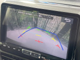 【バックカメラ】駐車時に後方がリアルタイム映像で確認できます。大型商業施設や立体駐車場での駐車時や、夜間のバック時に大活躍!運転スキルに関わらず、今や必須となった装備のひとつです!