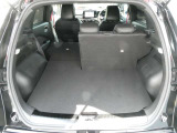 リアシートは6:4分割可倒式を採用しておりますので、乗車人数やお荷物の量に併せてアレンジが可能です♪