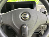 握りやすいステアリングは、運転操作をスムーズに。スポーティなデザインでありながら、快適な操作性を実現しています。ハンドリングも軽快です。