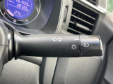 【オートライト(AUTO)】外の明るさをシステムが感知して、自動でヘッドライトが点灯します。ヘッドライトをつけ忘れを防ぐ便利機能です。