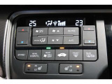 運転席と助手席の温度設定の変更が可能な左右独立タイプのデュアルエアコンです♪♪♪暑がりな人・寒がりな人も誰もが車内を快適にお過ごしいただけます♪♪♪