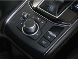 電子パーキングブレーキ搭載!!また、信号待ちなどの際にブレーキを記憶してくれるオートホールド機能も搭載!!