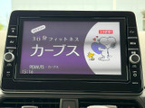 お気に入りの音楽をクリアな音質で。CD再生機能も備え、幅広い音楽ソースを楽しめます。長距離ドライブも快適に。