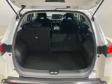 後部座席は6:4分割して倒せます。荷物の大きさに合わせてシートアレンジが可能★ゴルフバックもラクラク積めます★