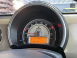 視認性の高いメーターで、運転状況を的確に把握できます。必要な情報を一目で確認でき、安全運転をサポートします。