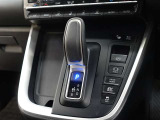 エレクトロシフトマチック(電子式シフトレバー)を採用しております(^^♪直感的に操作することができます!