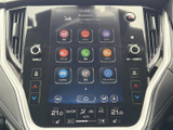 お気に入りの音楽を最高の音質で。Bluetooth接続でスマートフォンと連携すれば、車内がエンターテインメント空間に変わります。