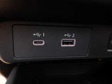 USB充電ソケット装備。