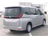 明るく広々、落ち着いた店内では、中古車のご検討・ご購入のほか、携帯電話(au)の購入等、様々なご相談に幅広く応えていきます♪