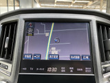 目的地までスムーズに導航。高精細な地図が運転をサポートします。リアルタイム交通情報で、渋滞を避けたルートをご案内できる頼もしい相棒です。