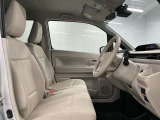 【運転席】シート周りは使用感も少なく、良好な状態となります。丁寧につかわれていたことがよくわかります。
