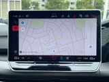 15インチディスプレイによるスマートフォン用アプリ[Apple CarPlay][Android Auto]対応の純正ナビインフォテイメントシステム「Discover Pro Max」を装備、ラジオのほか、USB、Bluetoothハンズフリー通話にも対応