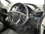 見通しのよいすっきりとした視界で、誰でも運転しやすいです。運転のしやすさは疲れにくさにも繋がりますよ♪