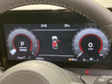 見やすいメーターパネルで、運転に必要な情報をスムーズに確認できます。スタイリッシュな空間が、快適なドライブをサポートします。