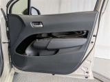 運転席ドア内張はご覧の通り