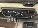 フロント両席にはシートヒーターが付いています!寒い日に便利な装備ですね。