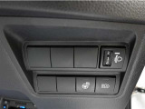 オートマチックハイビームとは、先行車や対向車のライトを認識し、ハイビームとロービームを自動で切り替える機能です。夜道の視界を確保します。詳細は販売店スタッフまでおたずねください。