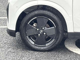 高級感引き立てるアルミ装着車。お洒落は足元からですね!