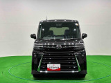 細部にメッキパーツの煌き。大人の感性に響く洗練さを身にまとった後期タントカスタムが入荷致しました。