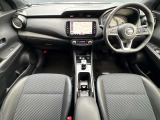 前席内装の全体像です。是非実車をご覧にお越し頂き実際にお座りください。