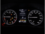 視認性に優れたメーターで、夜間走行も安心して運転できます!マルチインフォメ―ションディスプレイには車両情報を表示!メーター内の光度調整機能も付いております!